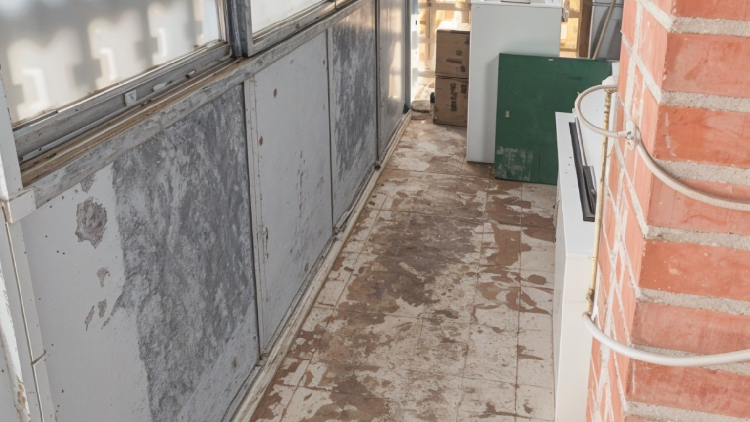 Piso en venta, de 4 habitaciones, totalmente para reformar, en Figueres