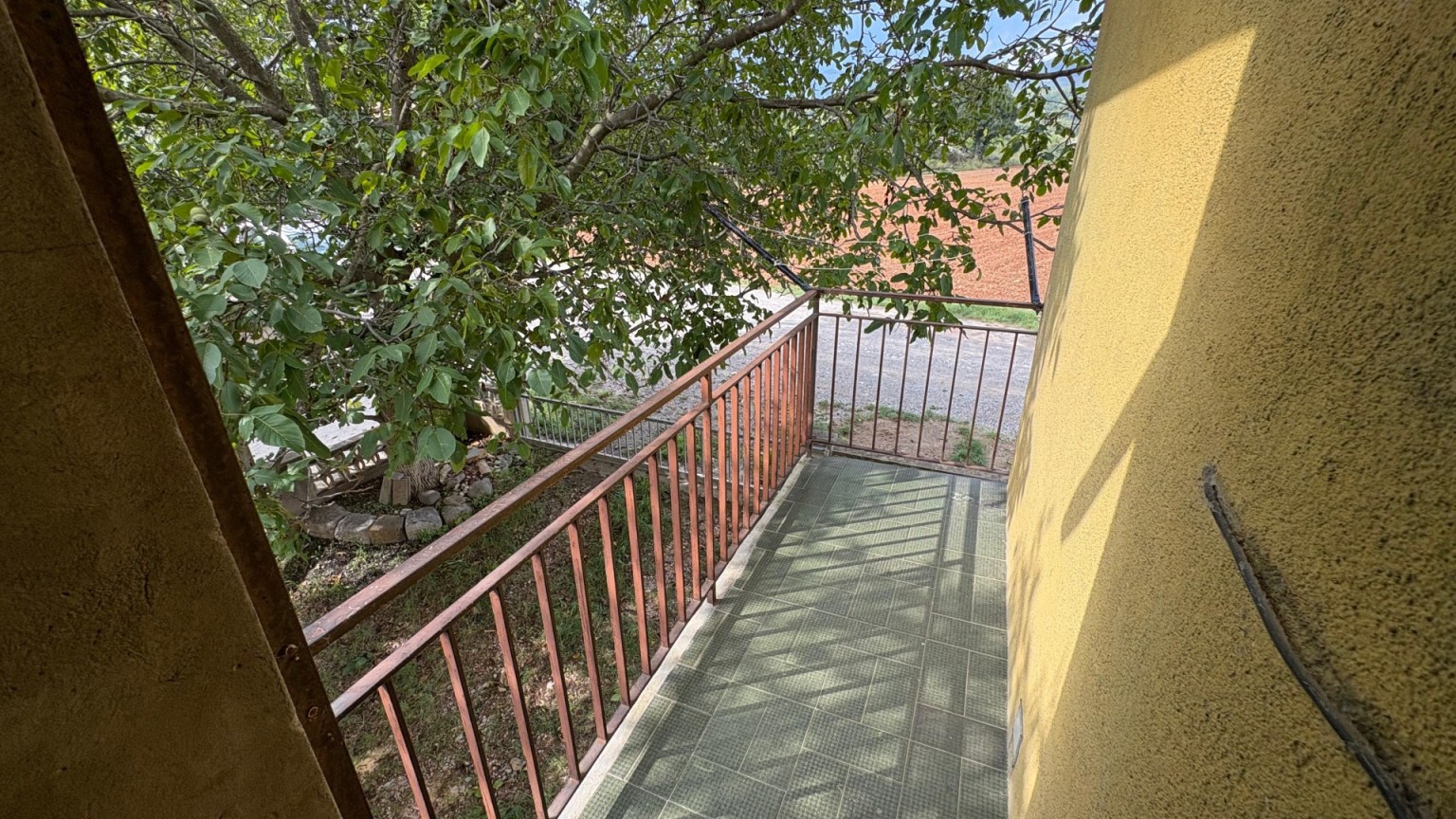 Flat for rent in Besalú of 3 rooms.