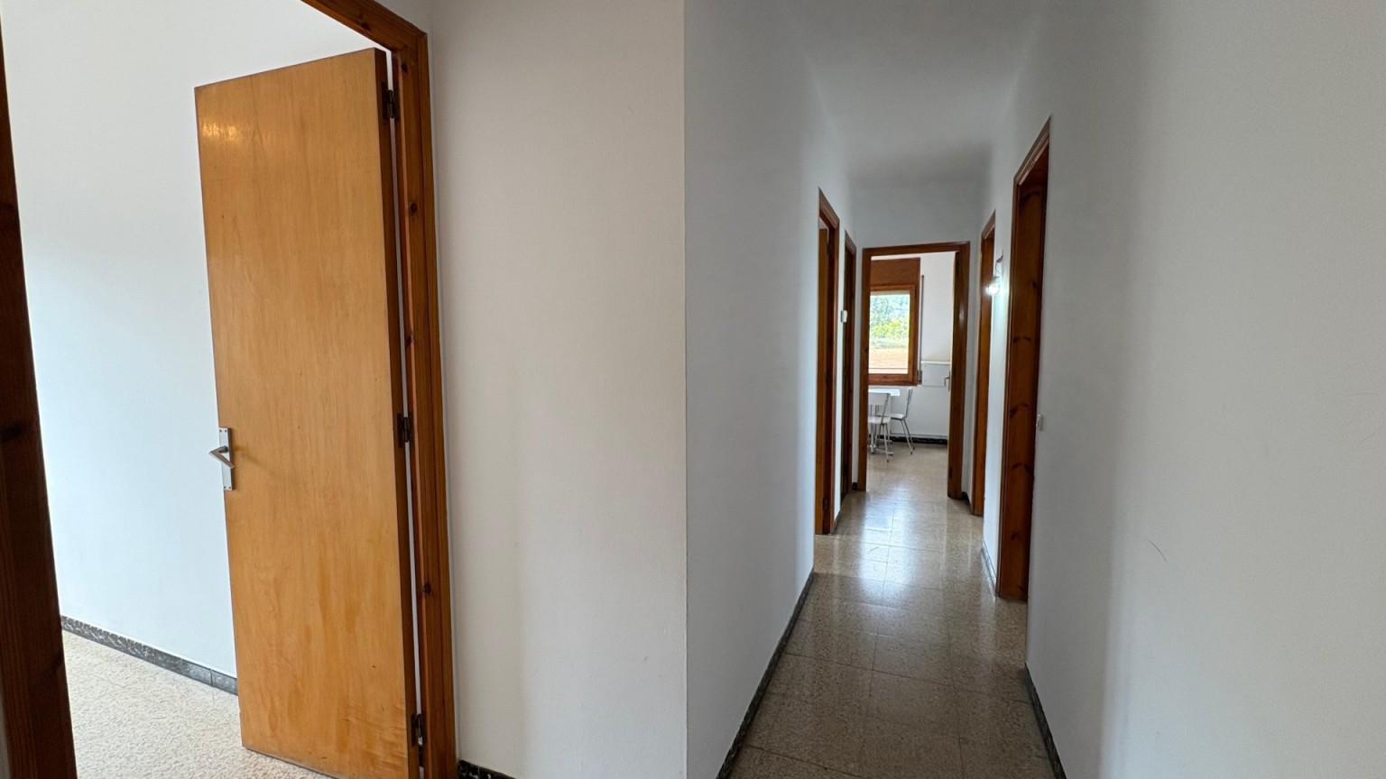 Flat for rent in Besalú of 3 rooms.