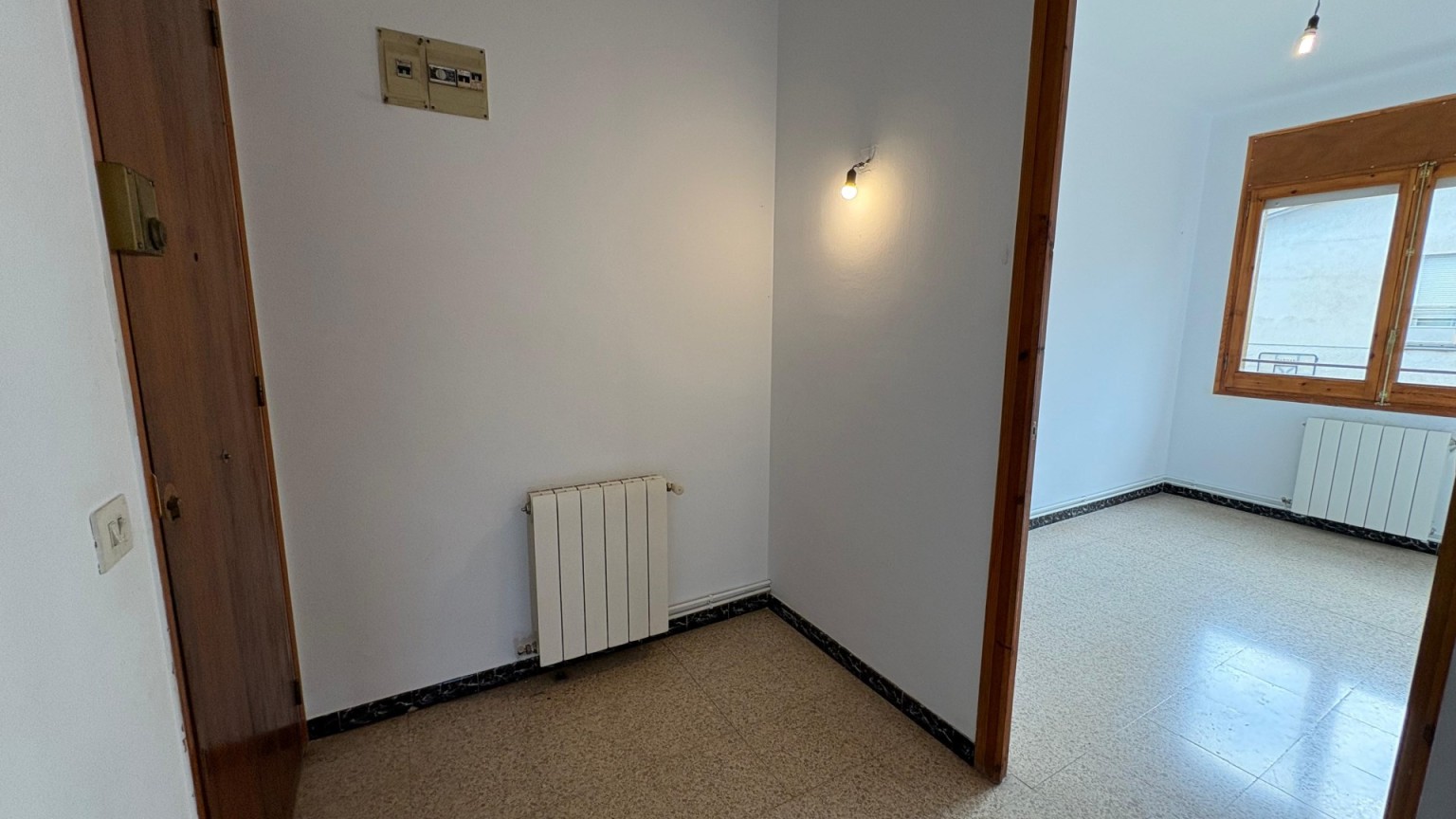 Flat for rent in Besalú of 3 rooms.