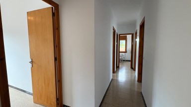 Flat for rent in Besalú of 3 rooms.
