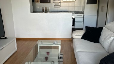 Two-bedroom flat with parking space and communal swimming pool in Empuriabrava. 