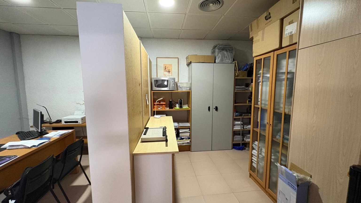 Local for rent in the center of Figueres. It has reception, 2 offices and 1 bathroom.