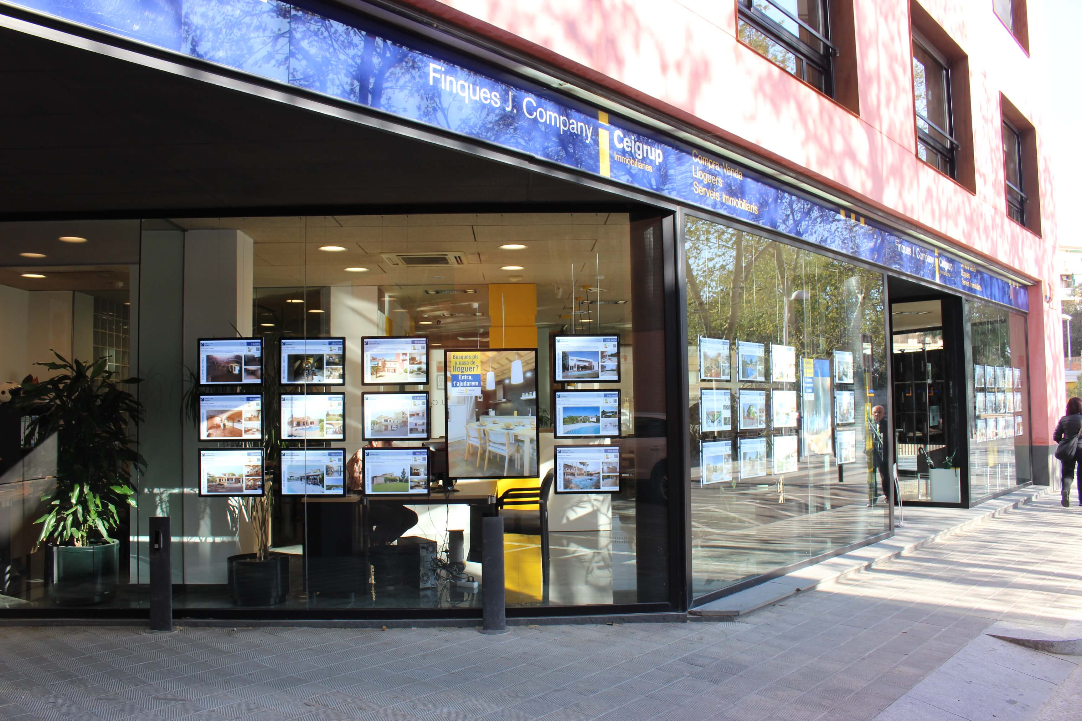 Fachada oficinas de Finques Company